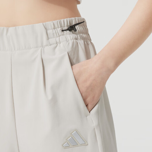 Adidas (adidas) women's sports suit 25 summer new style comfortable and breathable simple short-sleeved T-shirt woven sports trousers two-piece set two-piece set/trendy casual S