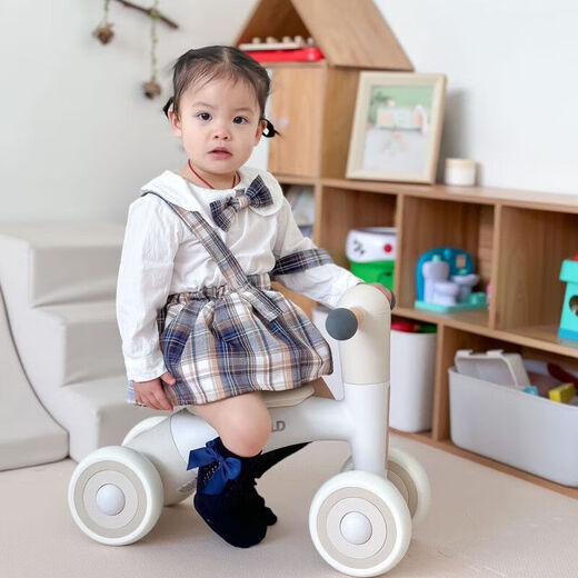 Bravold Children's Balance Car 1-3 años Regalo de cumpleaños para bebés de cuatro ruedas Juguetes corredizos para bebés Carretero de cuatro ruedas [Bravold] + casco Set