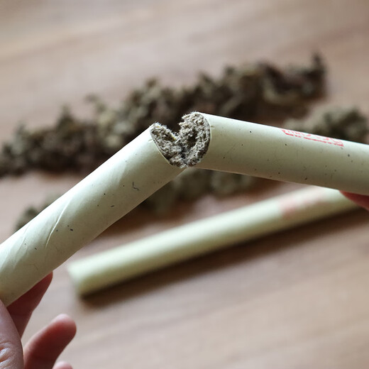 1098 Tage Qichun Wild Moxa Sticks 1,8 cm drei Jahre altes Chen mit einer warmen Moxibustion -Säule 5 bis 1 Moxablatt Moxa -Samt 1,8*20 cm (10 Teile pro Schachtel)