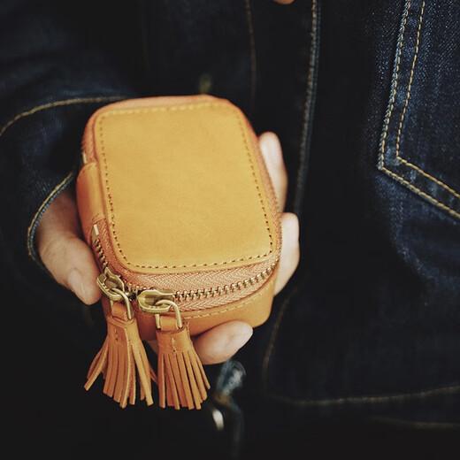 Retro handmade genuine leather cosmetic bag lipstick storage bag with mirror mini solid color makeup bag portable beeswax yellow