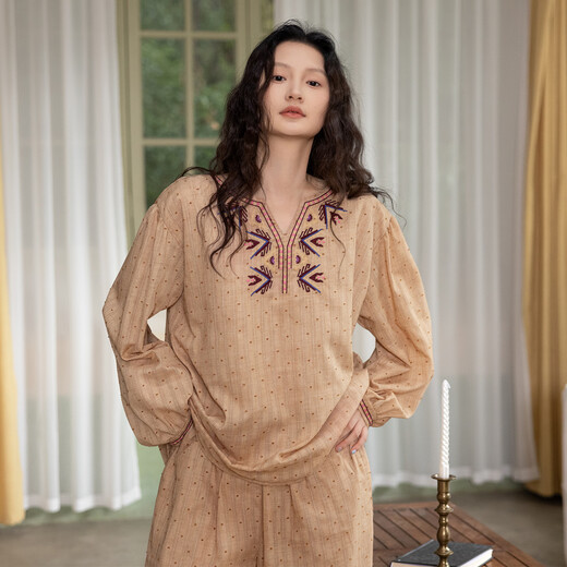 
Jumashi pajamas ladies spring and autumn 2025 new high-end embroidered long sleeves can be worn on the outside loose large-size home clothing set S85130# long-sleeved trousers-Grapese M [recommended 80-120Jin [Jin equals 0.5 kg] wear] There is a lining on the chest
