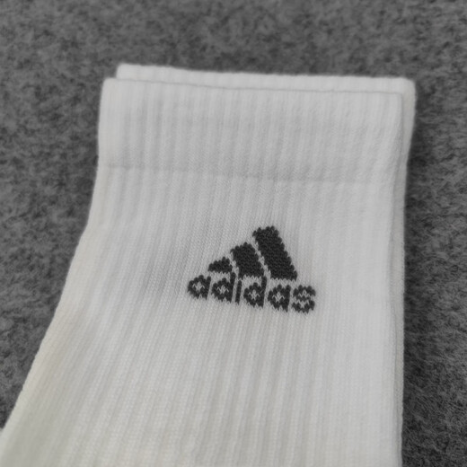 Calcetines para hombres y calcetines para hombres adidas (adidas) calcetines para hombres 2025 calcetines deportivos de primavera entrenamiento de baloncesto de tubo largo DZ9356 JC9273/Middle Tube [35-38 tamaños]