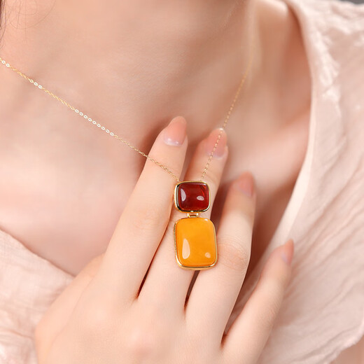 Dara natural amber beeswax pendant for women, yellow blood amber beeswax necklace, practical Chinese Valentine's Day gift for girlfriend