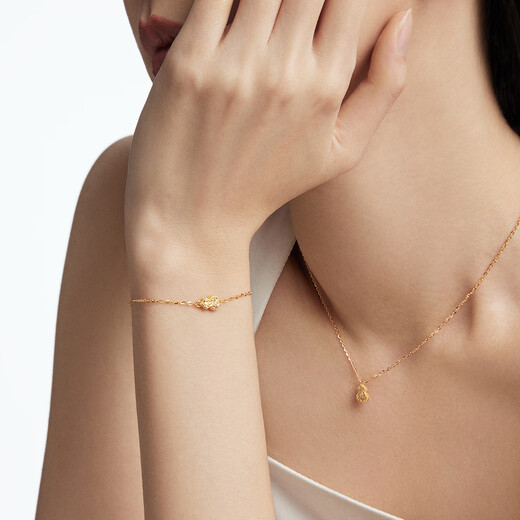 
Chow Tai Fook Broken Gold Gourd Foot Golden Gold Bracelet Women's Gift EOF1592 15cm About 2.45g Price (work fee of 360)