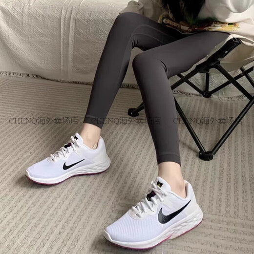 Nike (Nike) Revolution6 Мужские и женские модные дышащие кроссовки DC3729FJ1049 DC3729-106 Женские белые и черные 35,5