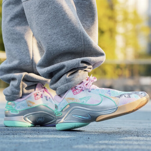 耐克（NIKE）男鞋 Lebron21 勒布朗詹姆斯21代气垫战靴实战训练缓震运动篮球鞋 FZ1098-100白绿粉蓝/22代 40.5
