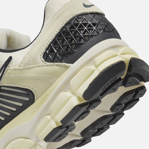Nike Herren-Freizeitschuhe Zoom Vomero 5 Sportschuhe HF1553-701 Hellgrau/Schwarz 39