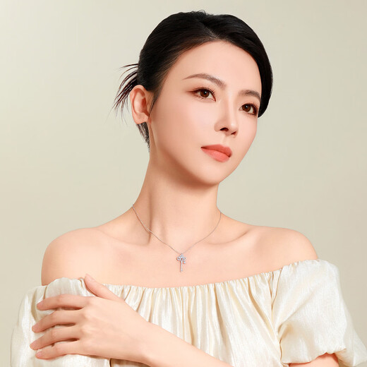 梦金园爆闪钥匙项链女纯银925满钻轻奢高级感锁头锁骨链毛衣链精致银饰 幸福三叶草项链