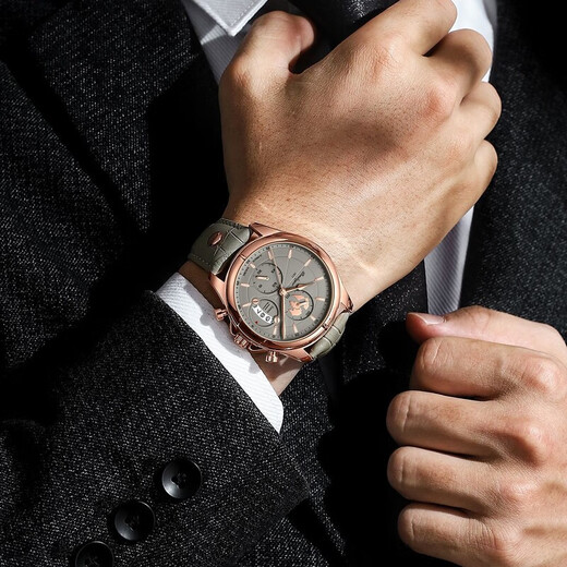 Série de navigation à Yushangrong (Yushangrong) Navigator masculin 2023 Nouvelle montre masculine Calendrier de luxe léger à la mode.