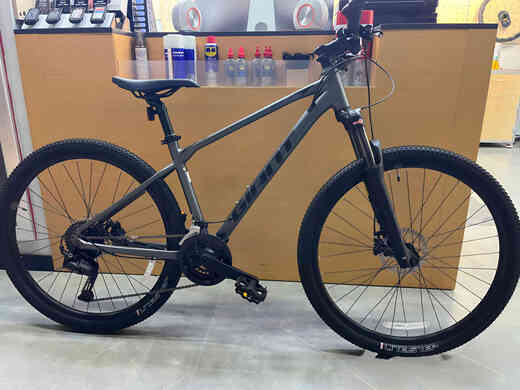 
GIANT ATX830 hydraulic disc brake aluminum alloy 18-speed lockable shock-absorbing mountain bike, mattressed bright black 27.514.5 XS suitable for height 152-164cm