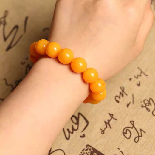 Chow Tai Fook quality natural beeswax bracelets with national inspection certificate Natural genuine old beeswax bracelets for men, old beeswax 12mm, elegant women's model, about 18 grams