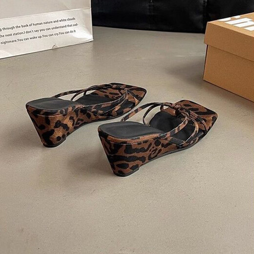 Zhenxi French leopard print heel sandals wear new summer thin-band shoes clip-on French heeled slippers sandals Leopard print 6cm 38