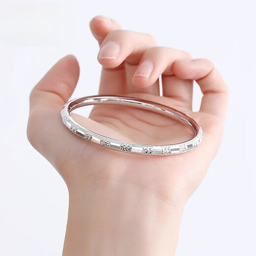 Tan Jin's new pt950 platinum star track bracelet for women, fashionable platinum closed round round carving semi-solid bracelet. All Specifications are based on the actual weight. Refund for more or less.