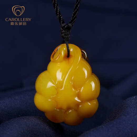 Jiale amber beeswax pendant amber carved pumpkin pendant natural oxidation old wax pendant female birthday gift