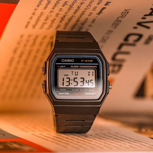 Casio casiof91w watch men and women retro small square black watch student watch F-91W-1 Christmas gift