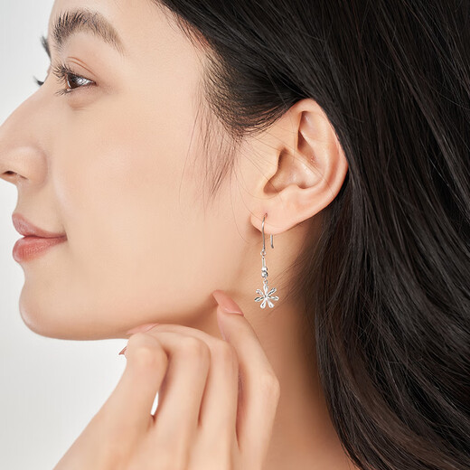 Ming brand jewelry platinum Pt950 platinum platinum flower earrings gift for women BFH0121 platinum earrings about 1.81 grams