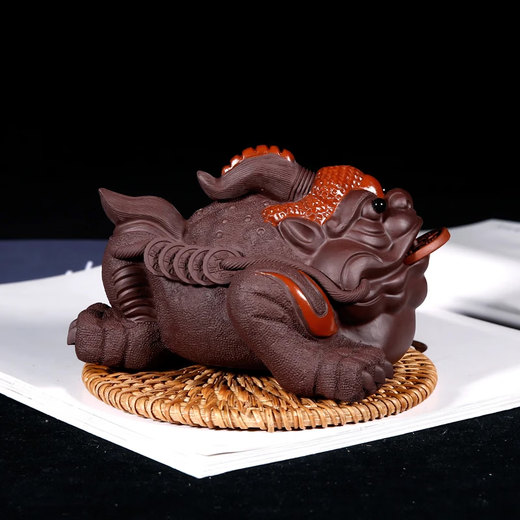 Yuyi Pavilion's ideal gift item, Yixing purple sand tea pet golden toad ornaments, three-legged toad, handmade and can be raised, exquisite gift box, good luck, purple clay style