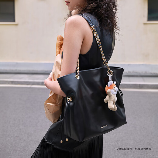 CHARLES/KEITH large capacity soft drawstring chain lucky bag bag tote bag women's bag women's Chinese Valentine's gift CK2-20782654 Black L