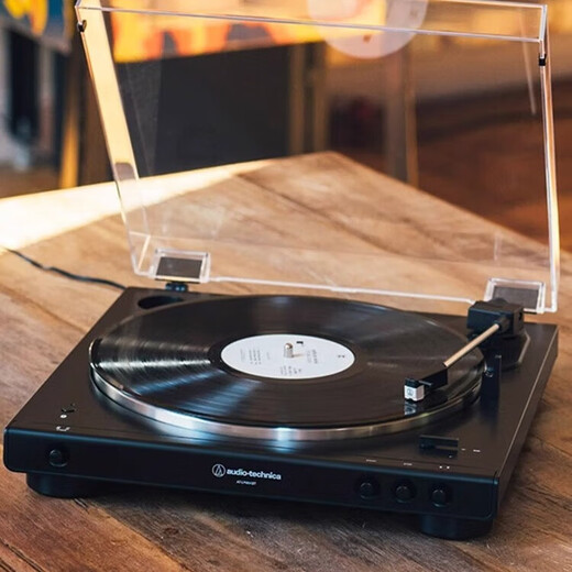 Audio-Technica AT-LP60X vinyl record player, retro gramophone, living room ornaments, annual party, Valentine's Day gift, AT-LP60X white and black two-choice remarks + national bank new standard configuration