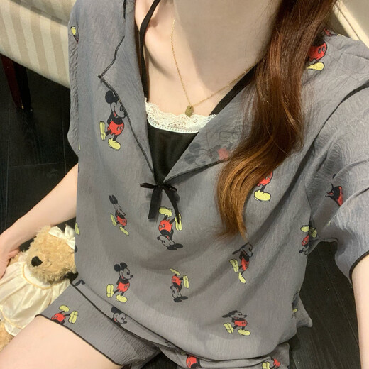 Pyjamas de style Victoria avec poitrine pour femmes pour l'été mince en dentelle sexy mignon shorts de dessin 2025 Nouveaux vêtements de maison A15254 arc fixe poitrine poitrine 2xl