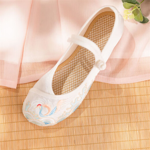 Auf die alten Stoffschuhe für Frauen, weiche Sohle bequeme Hanfu -Schuhe, nationale Stickschuhe mit alten Kostüm Cheongsam atmungsaktiv und haltbarer Frauenschuhe, gestickte Schuhe, weiße 37 [Standardgröße] 20 [Fuß breiter Fuß, hoher Fuß, großer Größe, große Größe]