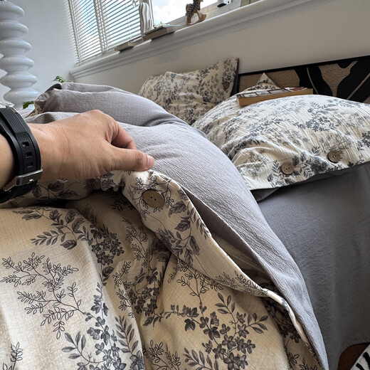 Autumn and winter thickened American retro style original linen retro button style bed four-piece set 2025 new bed sheet and quilt cover Original linen retro-midsummer 1.8m fitted sheet four-piece quilt cover 200x230