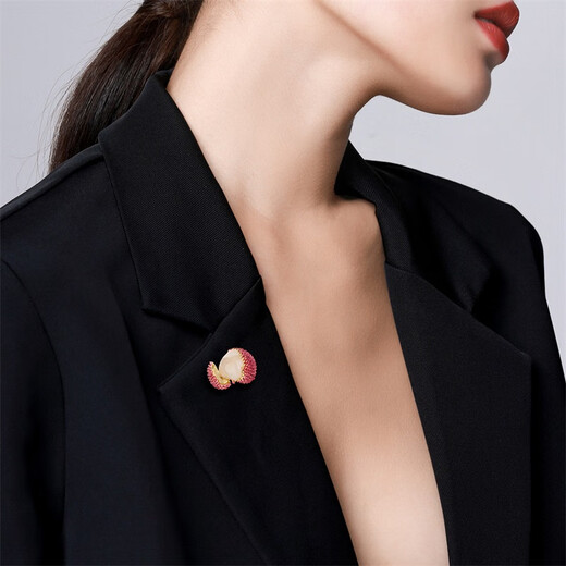 Qlady lychee brooch, high-end female brand corsage badge, fixed clothing pin, anti-exposure silk scarf buckle, birthday gift