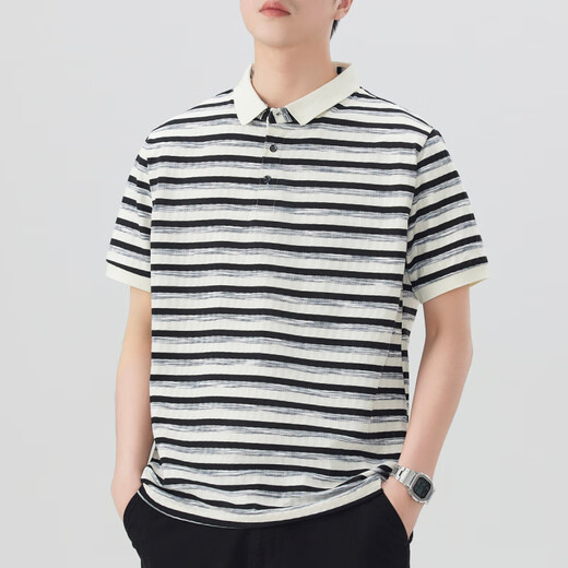 Polo de polo a rayas en blanco y negro de la marca japonesa debajo de Jiujiuwang Jiumuwang, camiseta de solapa de seda suelta de hielo de manga corta masculina.