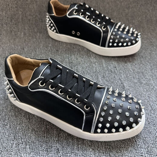 Coole Qihao Europäische Brettschuhe Casual Schnürfeste Nieten