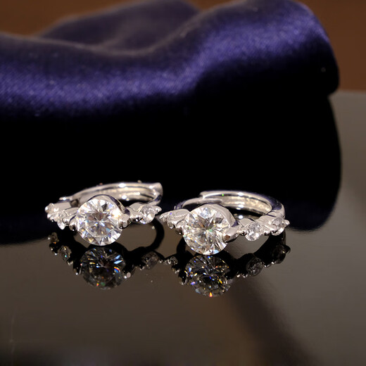 DR. DARLING Moissanite diamond earrings for women 2025 new light luxury niche high-end silver earrings earrings jewelry birthday gift Moissanite diamond earrings 50 cents a pair