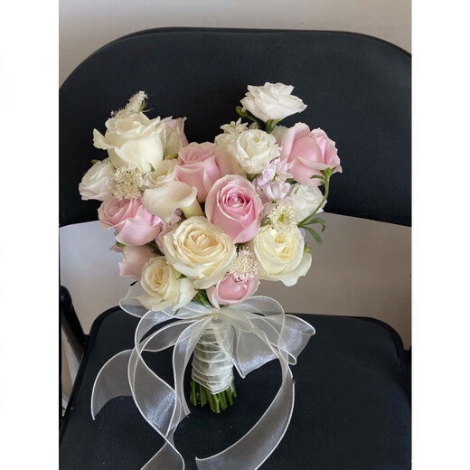 Vinoya Hochzeitsblumen Halten Braut Halten Hochzeit lassen eine Tablette Tulpen erhalten eine Zertifikatsimulation Blumenfotografie Requisiten Koreanischer Stil Halten Blumen Holding Style Vierzehn