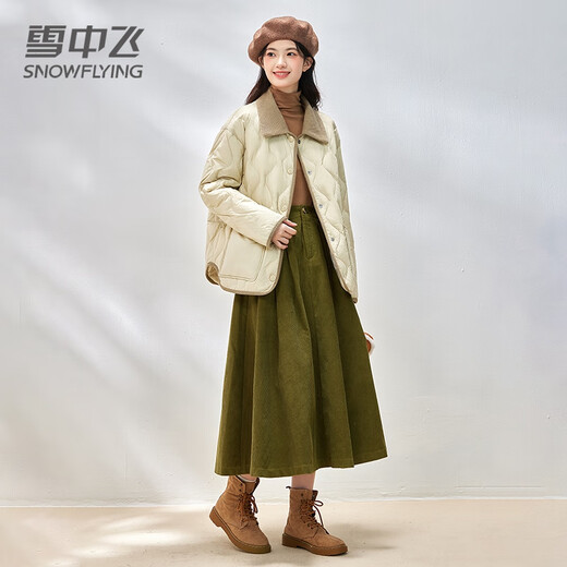 Flying in the snow, flying in the snow, lightweight down jacket for women, short style, contrasting lapels, autumn and winter rhombus shirt collar, coat, grass green M