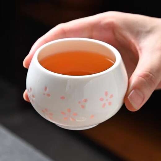 Suet-fat jade porcelain tea cup, exquisite hollow hand-painted plum blossom master cup, new tea-making small tea cup, exquisite tea cup, pair of cups, blue and pink, 1 each