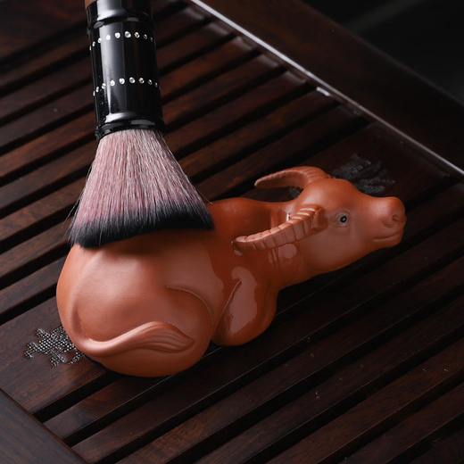 Lucky Cat Purple Clay Buffalo Tea Pet Ornament Ox Turns the World Tea Play Lucky Zodiac Ox Boutique Tea Table Treasure Ceramic Style Purple Clay Lucky Buffalo (Black)