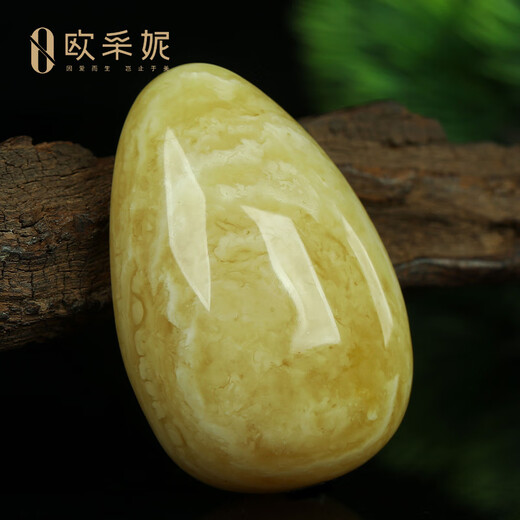 Ouchini beeswax pendant, collection of thousand-layer snow droplets, natural amber white nectar, new full honey hanging chain, Russian material, solitary product, natural solitary product, one certificate, one item, 35.3g