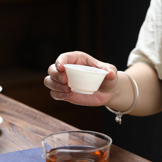 MULTIPOTENT Kung Fu Tea Set Mutton Fat Jade Porcelain Self-filtering Cover Bowl Tea Cup Travel Tea Set Gift Box New Year Gift