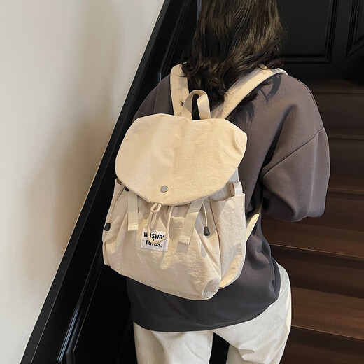 双肩包女小背包轻便旅游休闲书包大学生高中生简约森系纯色书包 卡其色