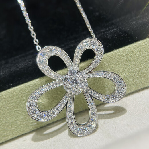 Fat Donglai's same 18k gold necklace 18K rose gold sunflower full of diamonds for women silver niche five-flower white gold-medium glossy diamond-free smile necklace