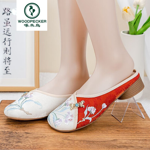 啄木鸟汉服绣花鞋新款居家百搭手工刺绣复古国潮浅口女拖鞋鞋子时尚 绿色 35