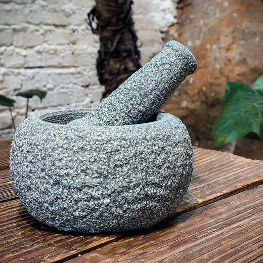 Natural stone garlic pounder stone mortar household handmade old-fashioned stone mortar grinder tea art ornaments garlic pound medicine jar retro lychee noodles outer diameter 12CM with hammer