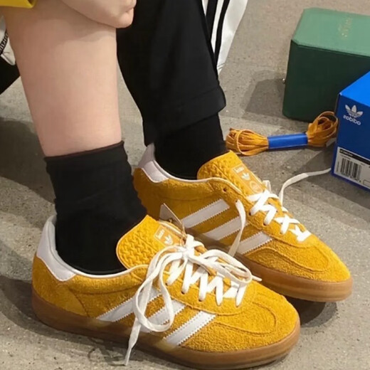 阿迪达斯 （adidas）gazelle 桑巴德训鞋T头麂皮男女款运动休闲复古板鞋HQ8716 棕黄@JI3523现货 顺丰速发 37