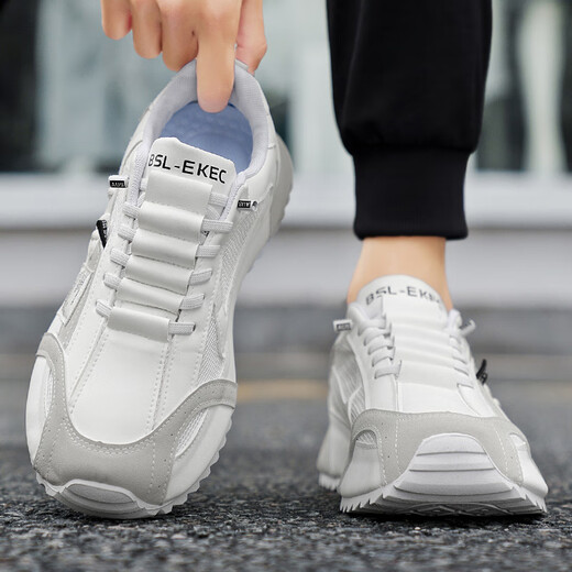Yinfenglou Station européenne Chaussures masculines 2025 Nouveau été des chaussures de sports et de loisirs entièrement respirants d'été
