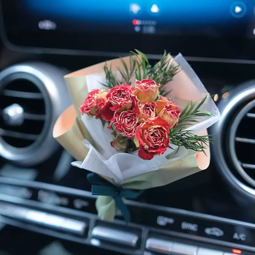 Yusenyi Rose Dried Bouquet Car Aromatherapy Car Air Conditioning Ventilation Perfume Creative Souvenir Car Fragrance Ornament Red Rose Bouquet in Milk Tea Color 1g