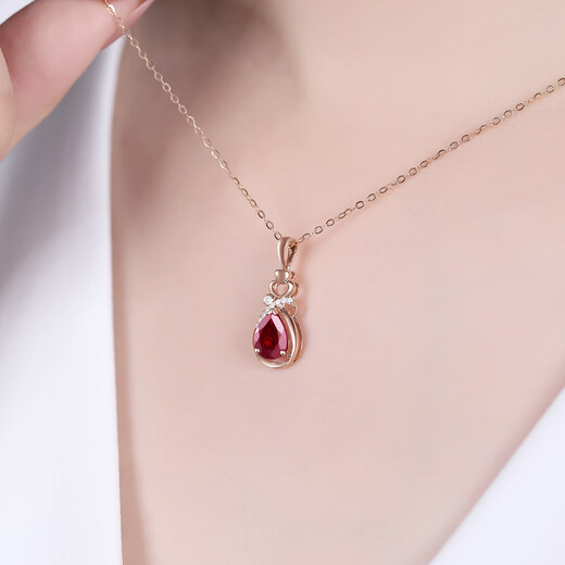 Tingliang 1.7 carat natural garnet pendant 18K rose gold colored treasure necklace for your lover. Ready stock with 18K gold necklace.