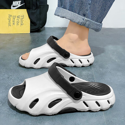Hausschuhe Herren 2025 Neue Sommerkleidung-resistente dicke einzige Teenager Beach Fahren Sie Männer im Freien Anti-Slip-Sport 702 Weiß und Schwarz 44-45