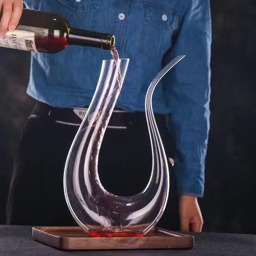 U-shaped decanter lead-free crystal glass