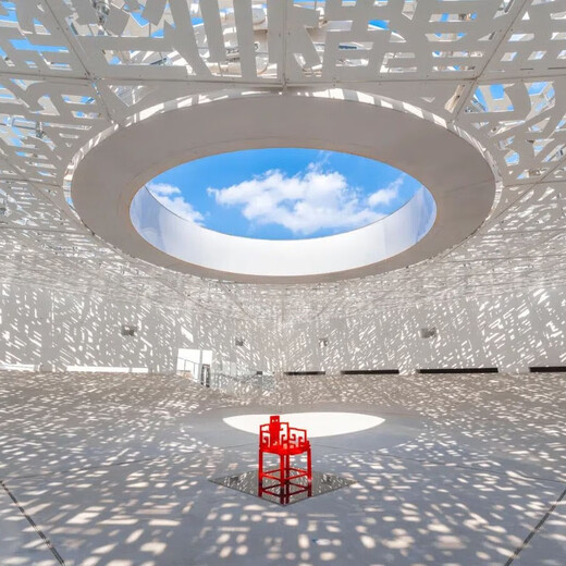 James Coffet + Only Dream of Red Mansions Drama City One-day package for two persons (including two breakfasts + late night snacks)