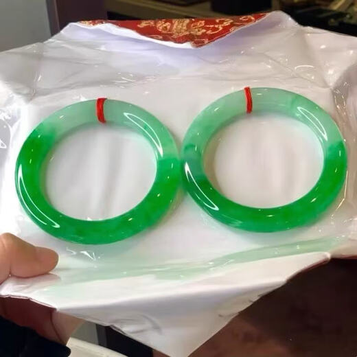 Burmese jade ice type white background green bracelet sun green floating flower round strip imperial concubine jade bracelet old pit a genuine women's model