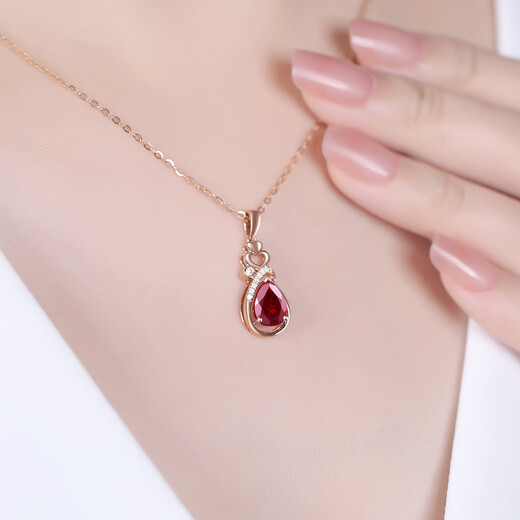 Tingliang 1.7 carat natural garnet pendant 18K rose gold colored treasure necklace for your lover. Ready stock with 18K gold necklace.