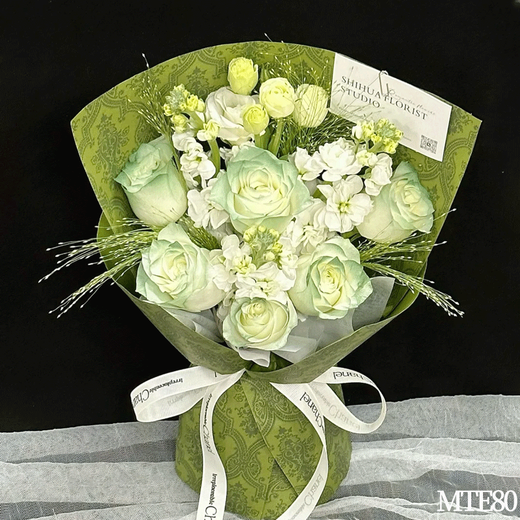 Huawang Flowers Scottish Green Rose Birthday Gift Bouquet for Girlfriend and Wife Same-day Delivery in the City I Really Love You 6 Scottish Green Roses (Spray Dyeing) | MTE80